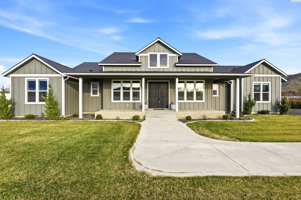 Photo of 9108 S Moore Road, Prosser, WA 99350 (MLS # 290995)
