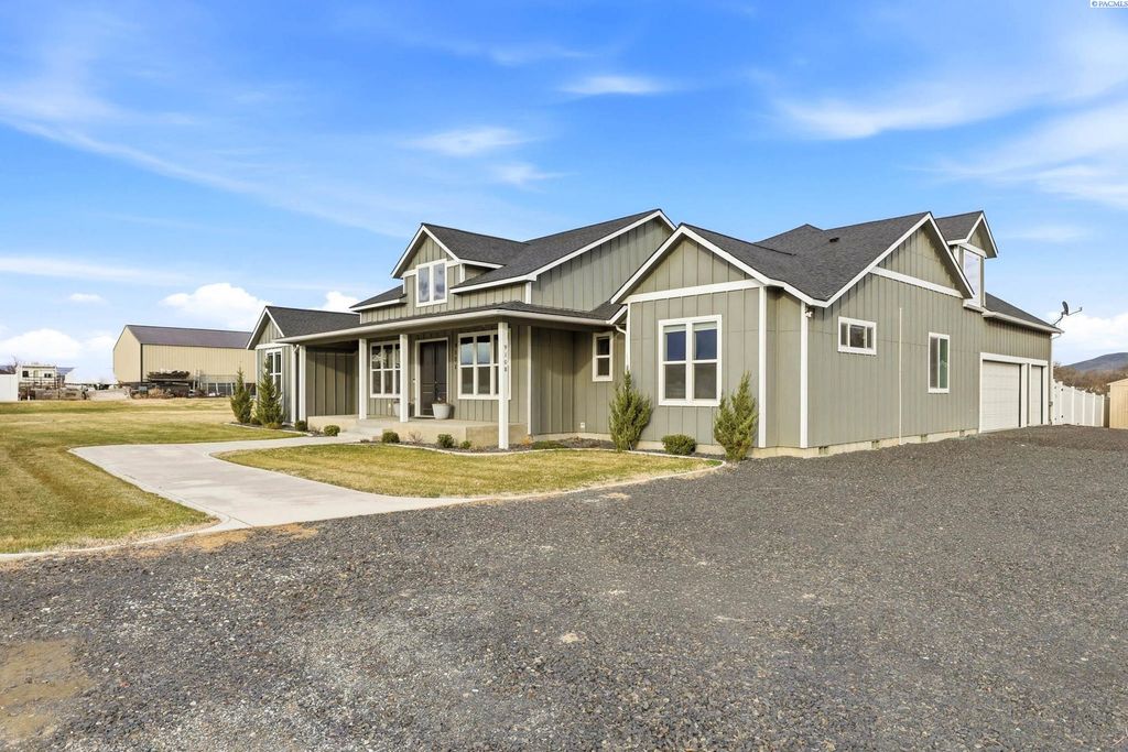 Photo of 9108 S Moore Road, Prosser, WA 99350 (MLS # 290995)