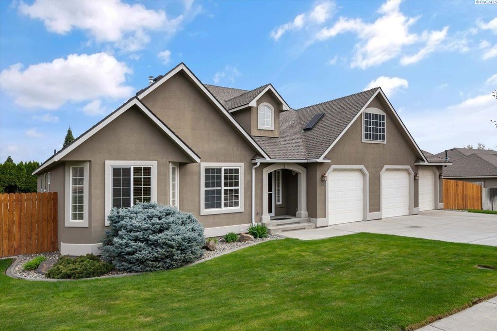 Photo of 2790 Leopold Ln, Richland, WA 99352 (MLS # 291530)