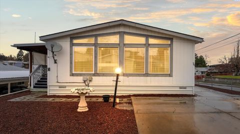 Photo of 1200 S Euclid Rd #76, Grandview, WA 98930 (MLS # 289489)