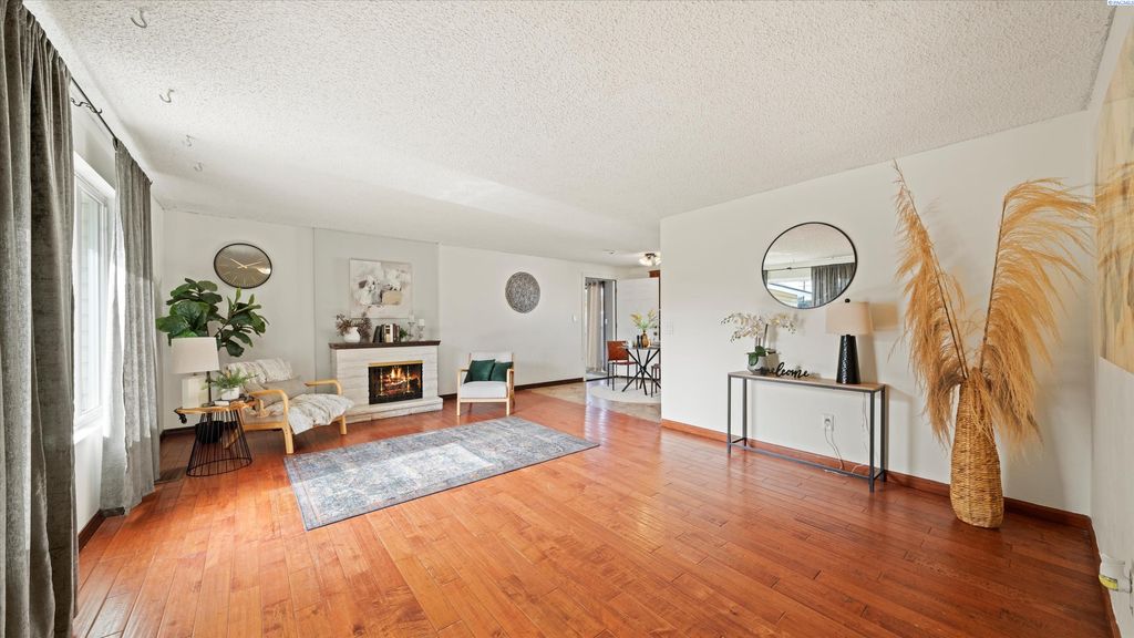 Photo of 5210 W 4th Ave, Kennewick, WA 99336 (MLS # 288268)