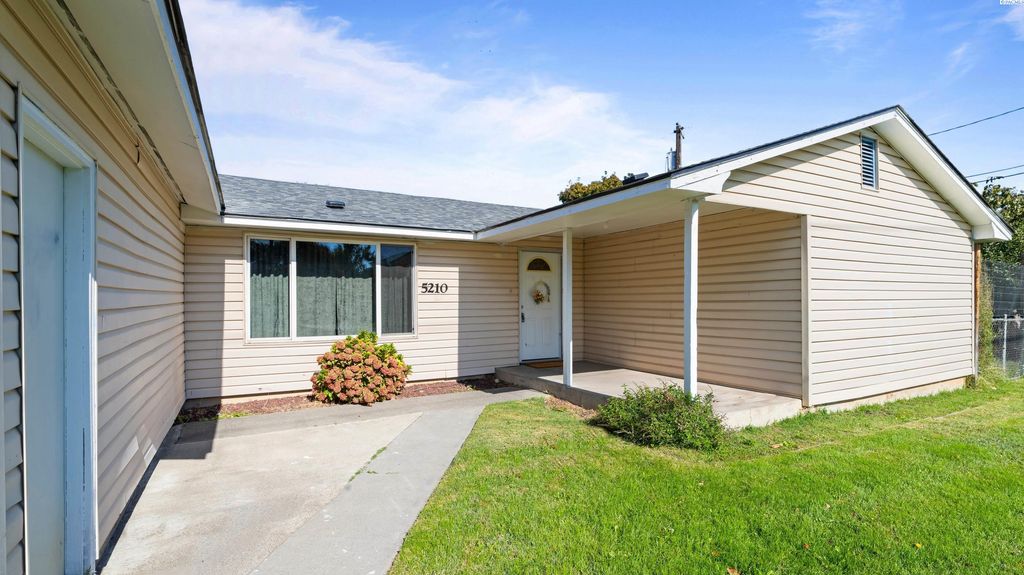 Photo of 5210 W 4th Ave, Kennewick, WA 99336 (MLS # 288268)