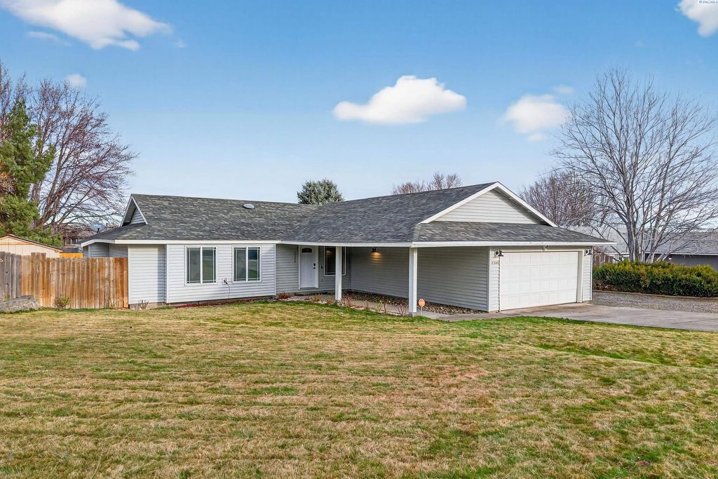 Photo of 2306 W 37th Ave, Kennewick, WA 99336 (MLS # 289532)