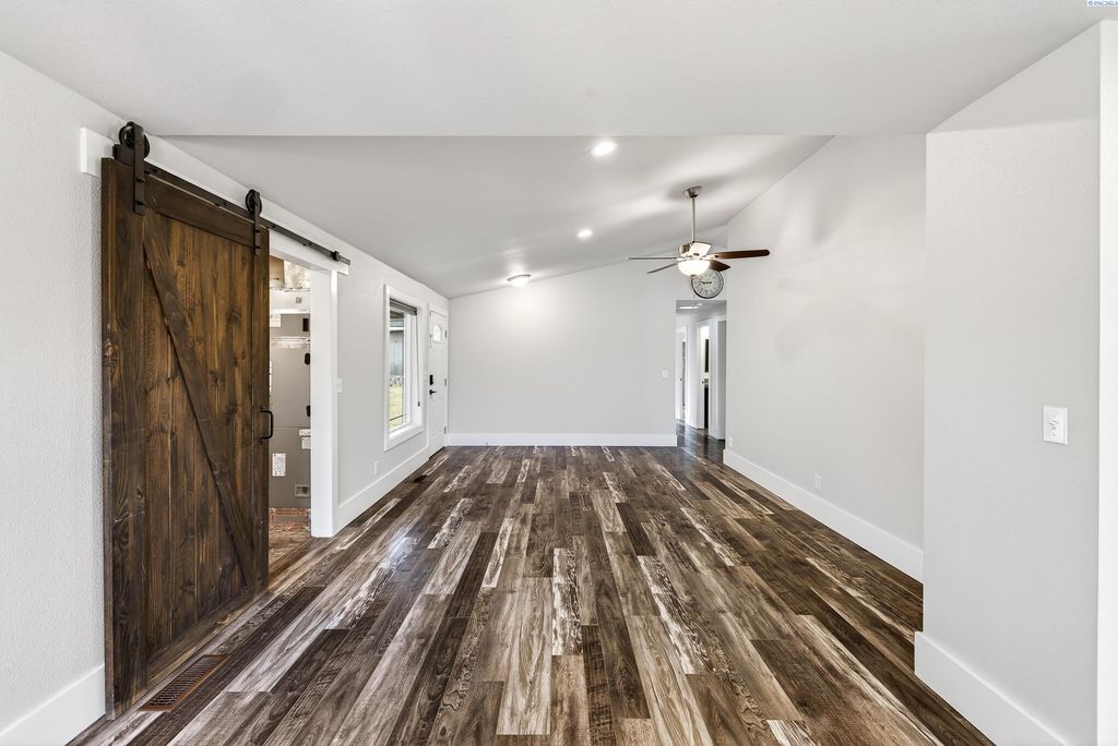 Photo of 2306 W 37th Ave, Kennewick, WA 99336 (MLS # 289532)