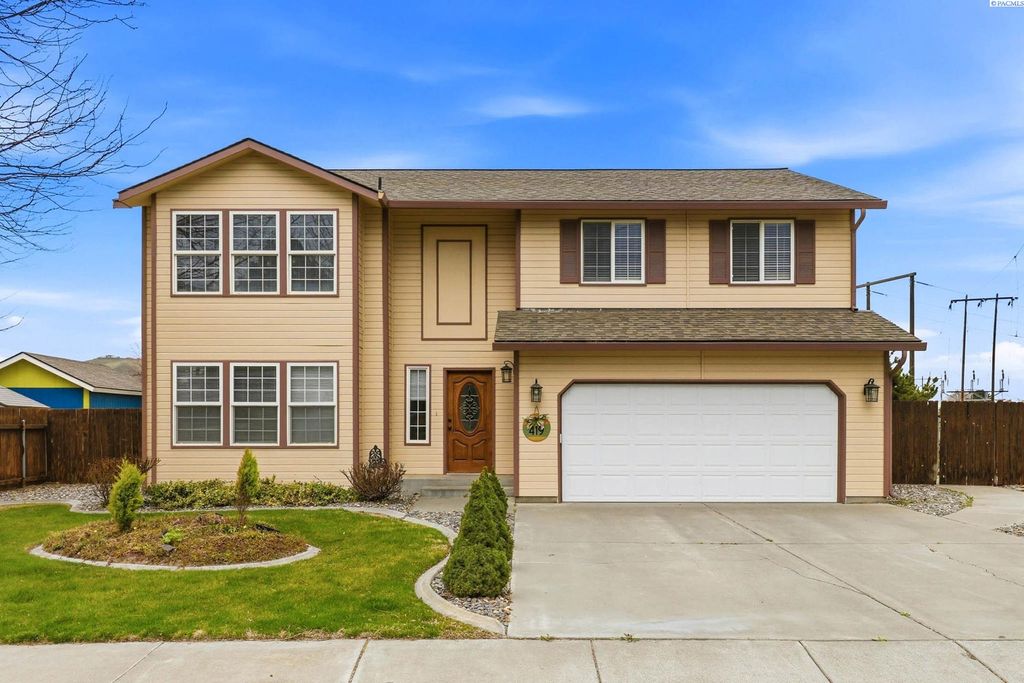 Photo of 419 N Quebec St, Kennewick, WA 99336 (MLS # 291391)