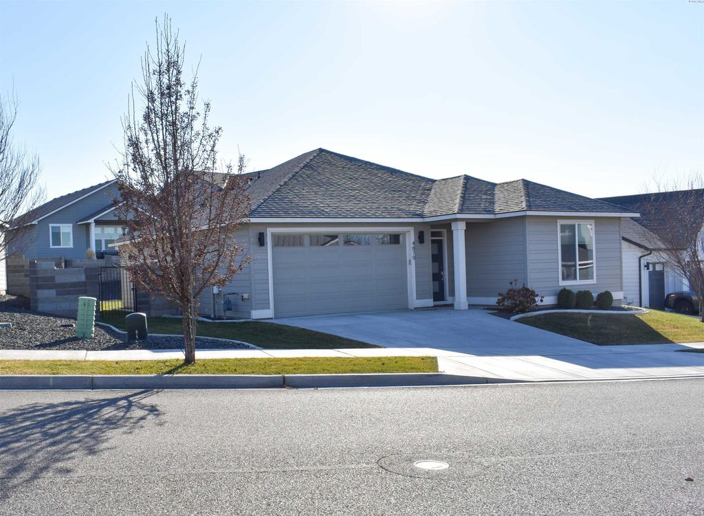 Photo of 4879 Smitty Drive, Richland, WA 99353 (MLS # 293003)