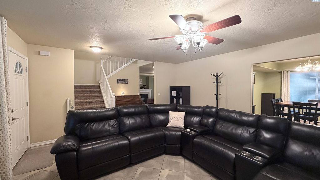 Photo of 9616 Winthrop Dr, Pasco, WA 99301 (MLS # 288168)