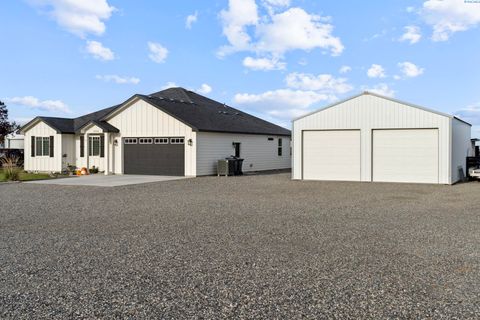 Photo of 28006 E Ruppert Road, Benton City, WA 99320 (MLS # 288554)