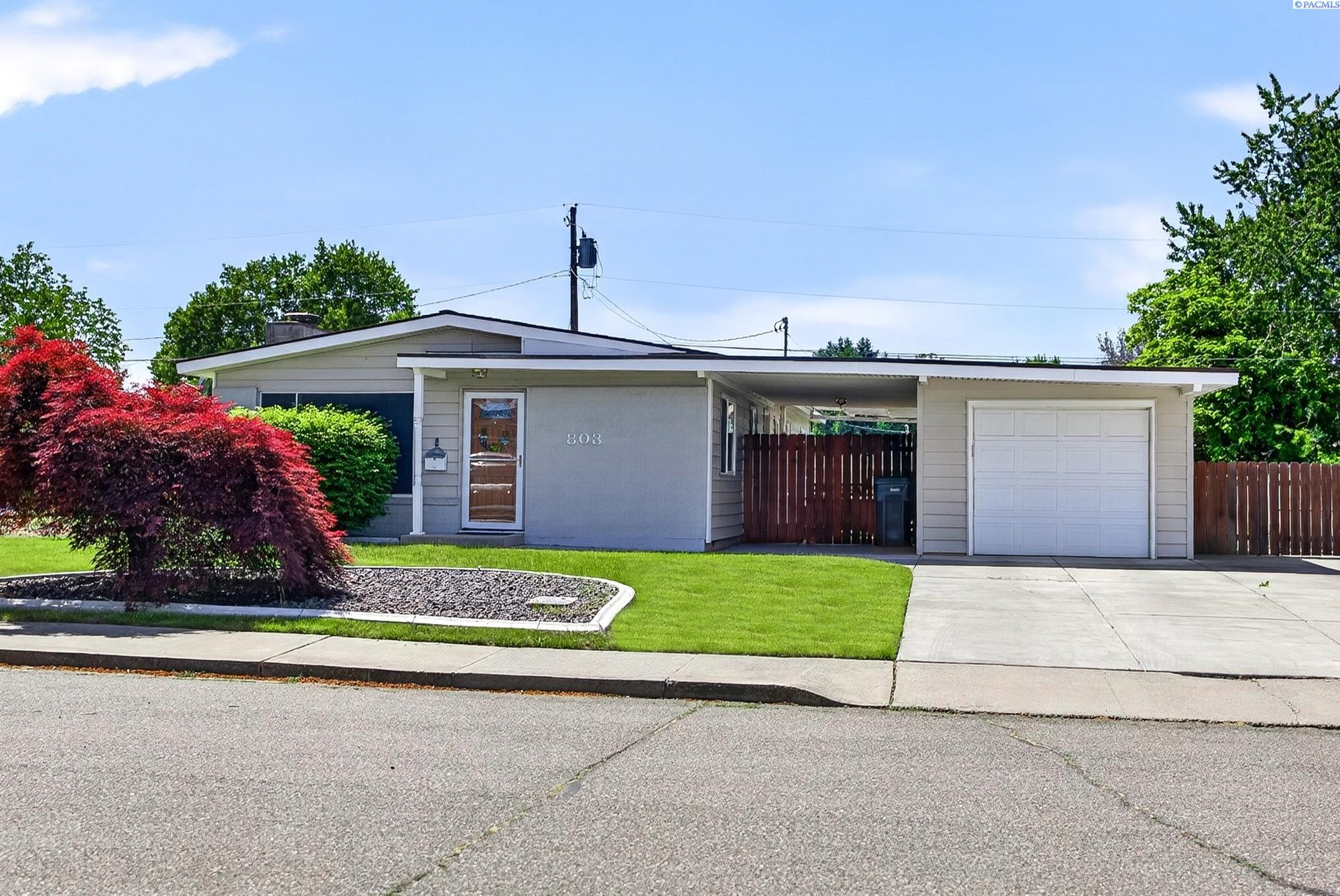 Photo 1 of 34 — 803 N Huntington St, Kennewick, WA 99336