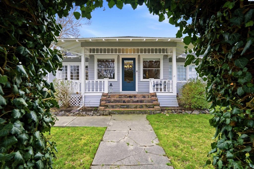 Photo of 1111 Spokane Ave, Prosser, WA 99350 (MLS # 290737)