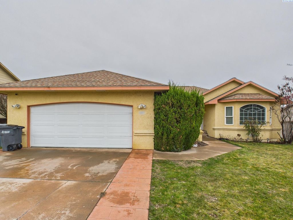 Photo of 407 Concord St, Zillah, WA 98953 (MLS # 290728)