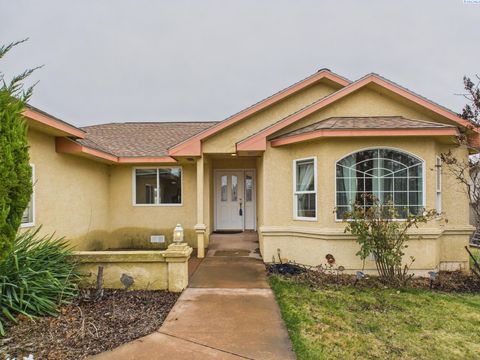 Photo of 407 Concord St, Zillah, WA 98953 (MLS # 290728)