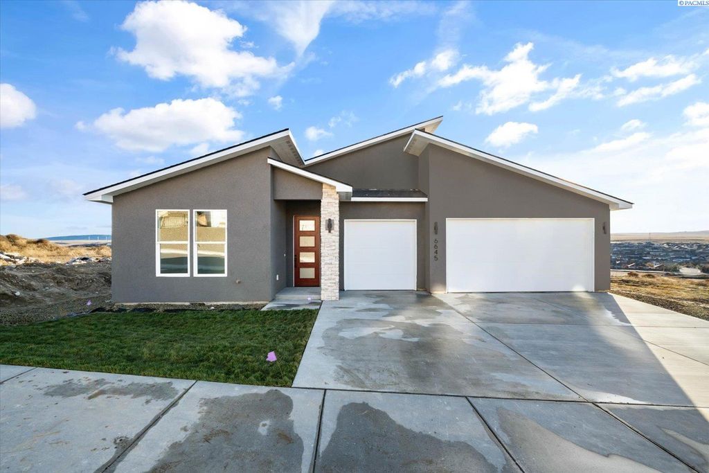 Photo of 6645 W 27th Ave, Kennewick, WA 99338 (MLS # 289729)