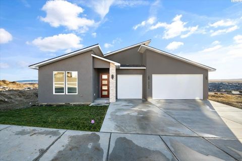 Photo of 6645 W 27th Ave, Kennewick, WA 99338 (MLS # 289729)