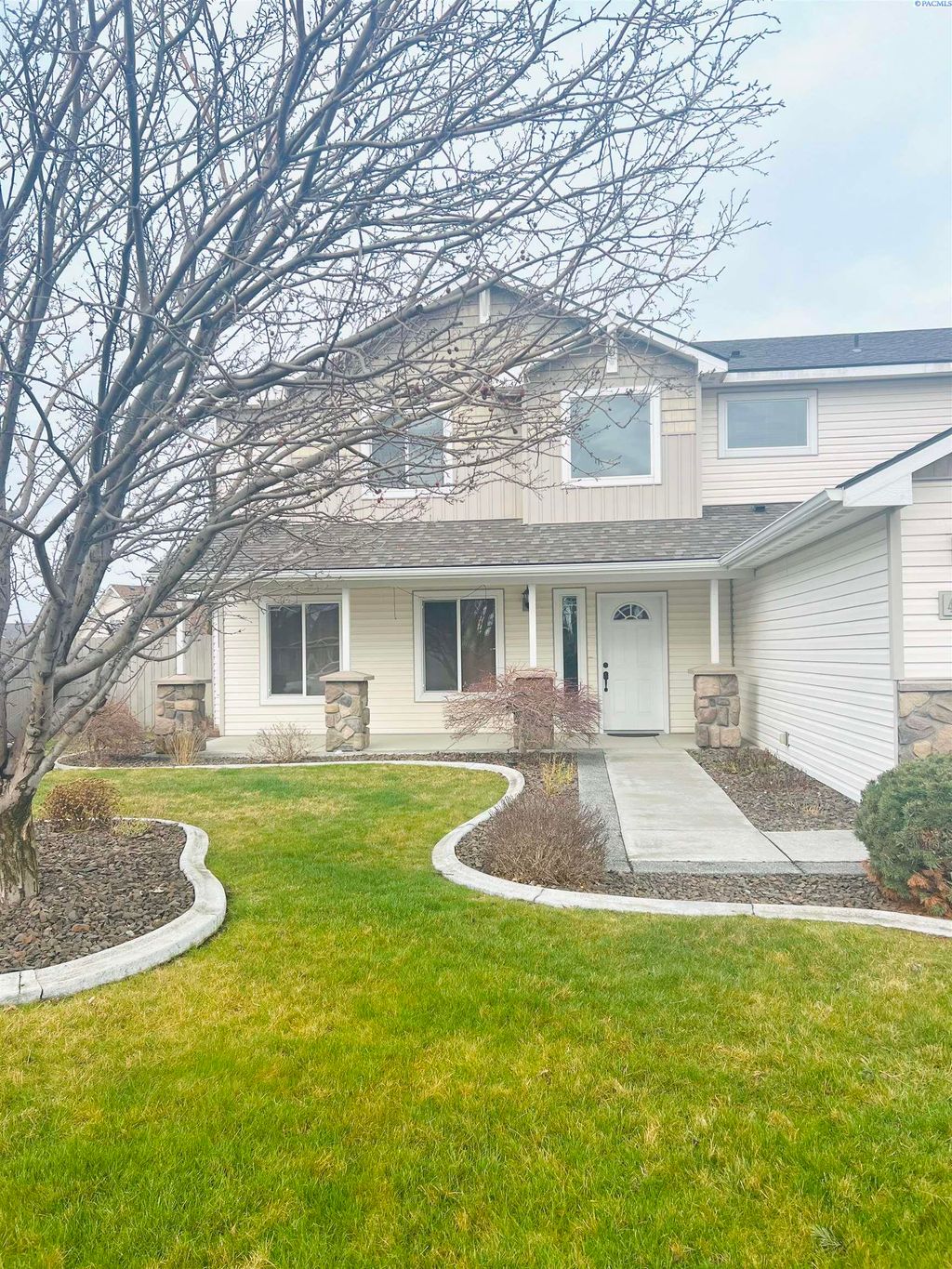 Photo of 4112 Fernwood Ln, Pasco, WA 99301 (MLS # 290547)