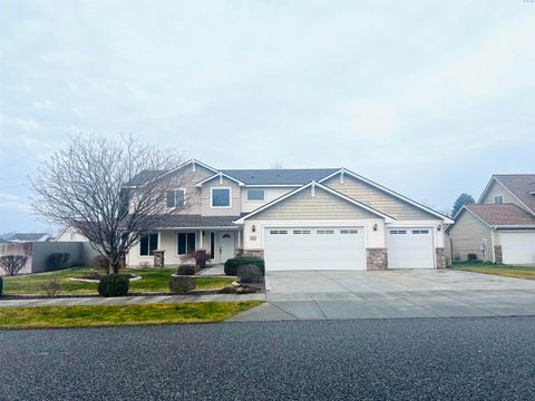 Photo of 4112 Fernwood Ln, Pasco, WA 99301 (MLS # 290547)