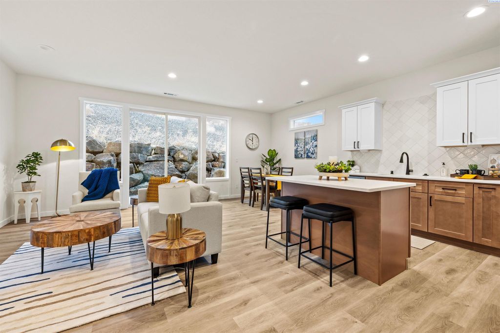 Photo of 5837 W 40th Ct, Kennewick, WA 99338 (MLS # 289734)