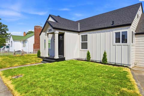 Photo of 205 E 1st Place, Kennewick, WA 99336 (MLS # 295088)