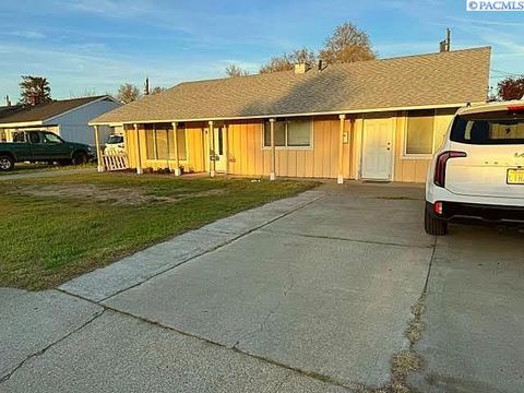 Photo of 901 S Garfiled St, Kennewick, WA 99336 (MLS # 291892)