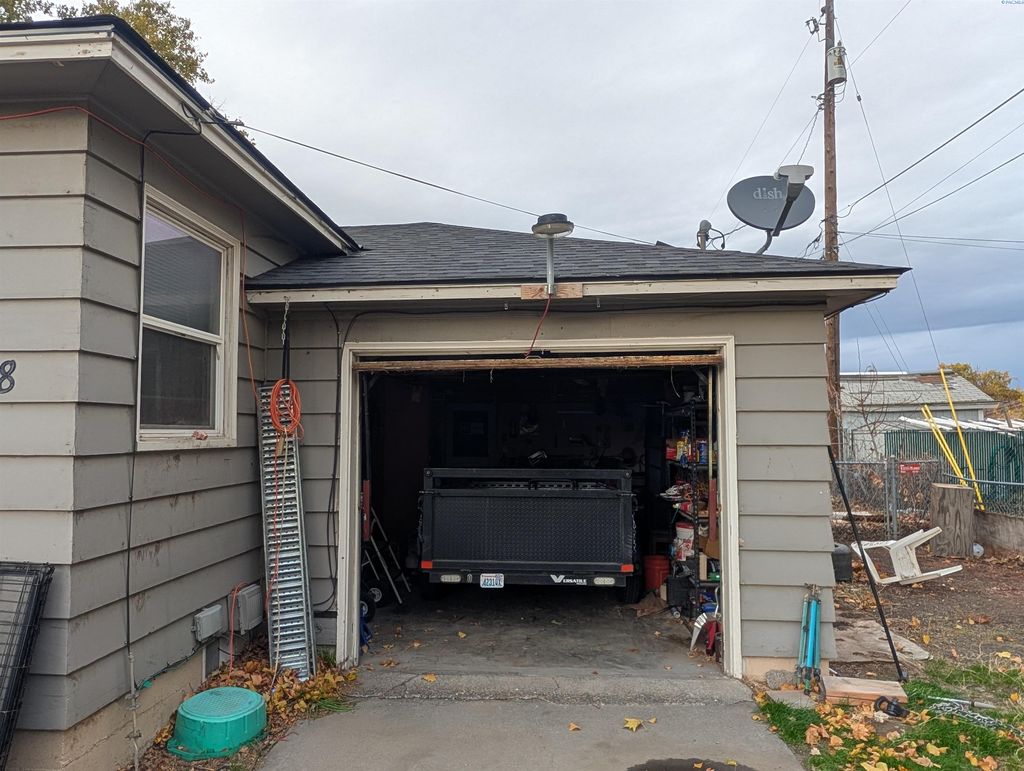 Photo of 4218 W Hood Ave, Kennewick, WA 99336 (MLS # 288745)