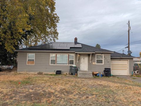 Photo of 4218 W Hood Ave, Kennewick, WA 99336 (MLS # 288745)