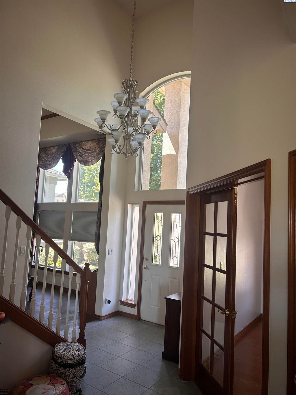 Photo of 3405 S Johnson St, Kennewick, WA 99337 (MLS # 288309)