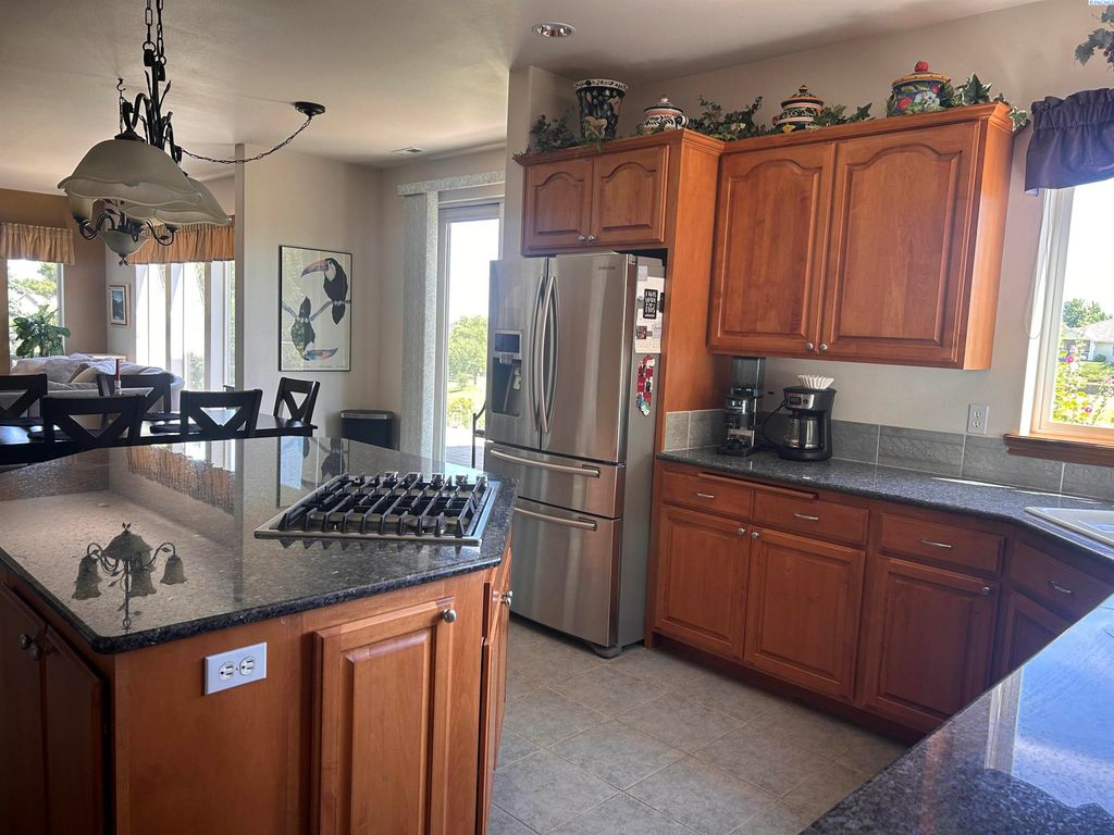 Photo of 3405 S Johnson St, Kennewick, WA 99337 (MLS # 288309)