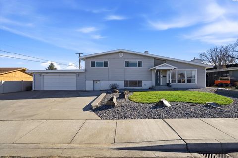 Photo of 912 N Neel St, Kennewick, WA 99336 (MLS # 290625)