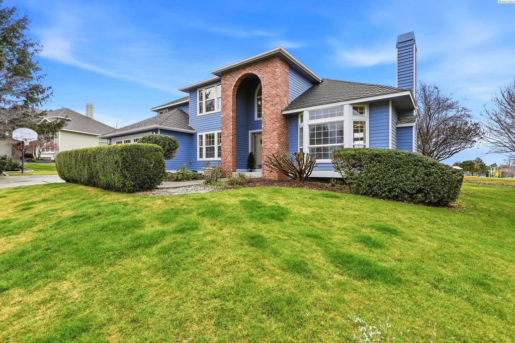 Photo of 4202 S Irby Loop, Kennewick, WA 99337 (MLS # 290613)