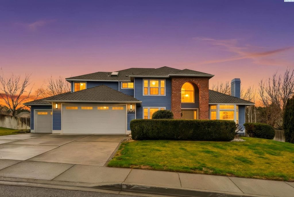 Photo of 4202 S Irby Loop, Kennewick, WA 99337 (MLS # 290613)