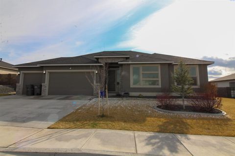 Photo of 3735 W 49th Avenue, Kennewick, WA 99337 (MLS # 290731)
