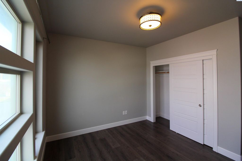 Photo of 3735 W 49th Avenue, Kennewick, WA 99337 (MLS # 290731)