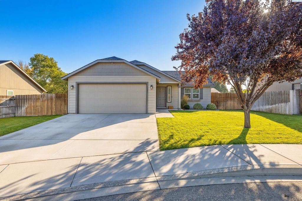 Photo of 1241 S Keller Place, Kennewick, WA 99338 (MLS # 287997)