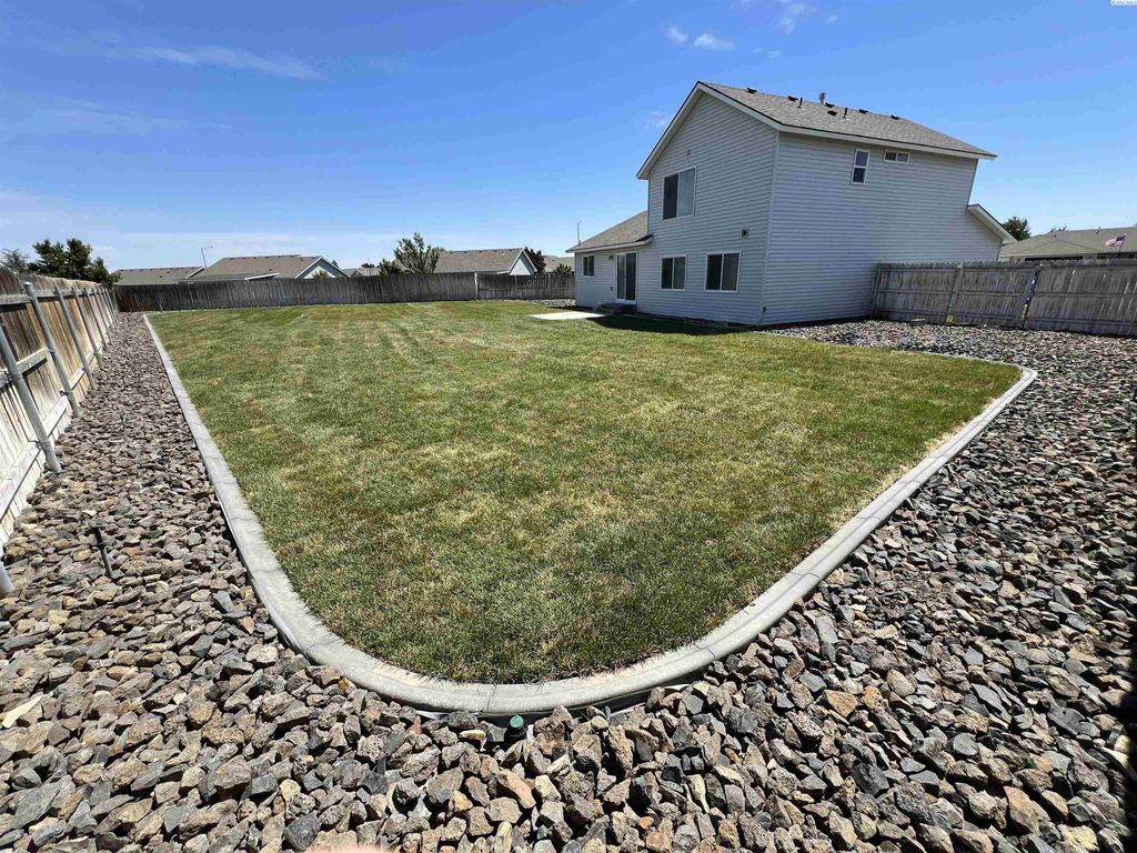 Photo of 4519 Catalonia Drive, Pasco, WA 99301 (MLS # 289612)
