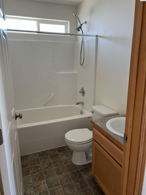 Photo of 4519 Catalonia Drive, Pasco, WA 99301 (MLS # 289612)