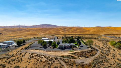 Photo of 37129 S Olympia St, Kennewick, WA 99337 (MLS # 287607)