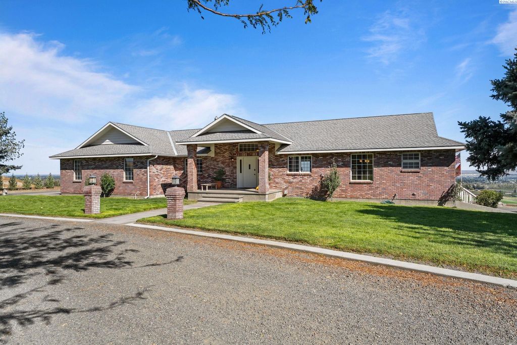 Photo of 37129 S Olympia St, Kennewick, WA 99337 (MLS # 287607)