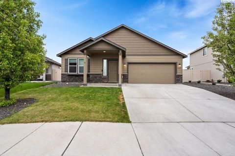 Photo of 2225 W 23rd Ave, Kennewick, WA 99337 (MLS # 292200)