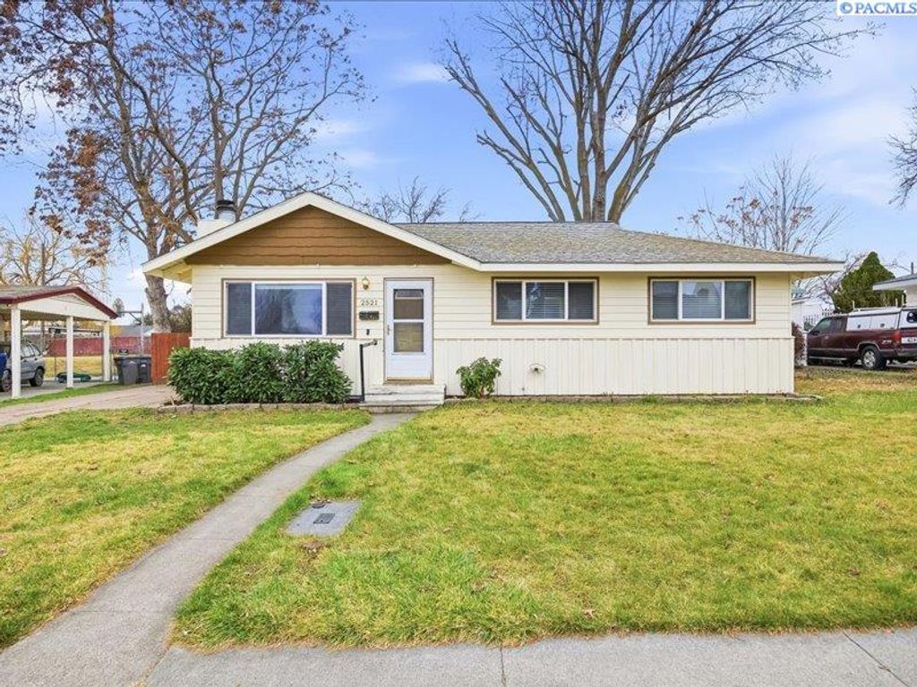 Photo of 2521 W 6th Place, Kennewick, WA 99336 (MLS # 290165)