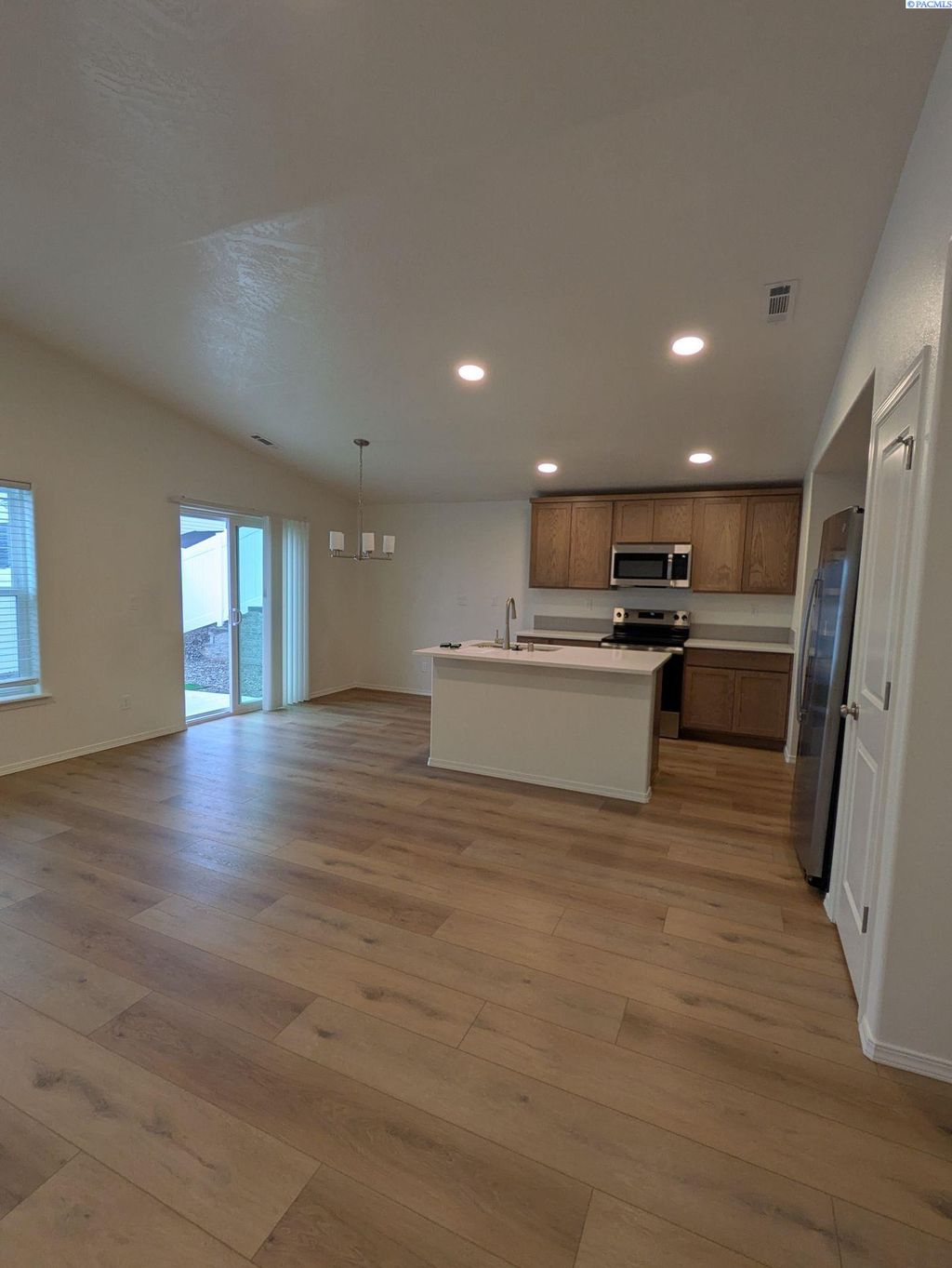 Photo of 3691 S Quay Street, Kennewick, WA 99338 (MLS # 292501)