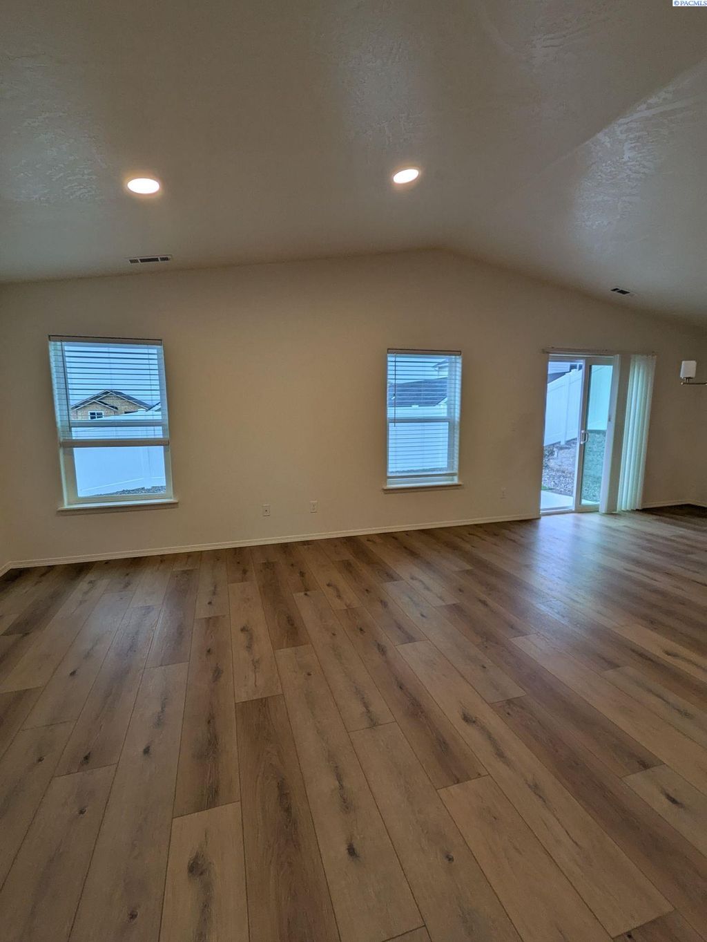 Photo of 3691 S Quay Street, Kennewick, WA 99338 (MLS # 292501)