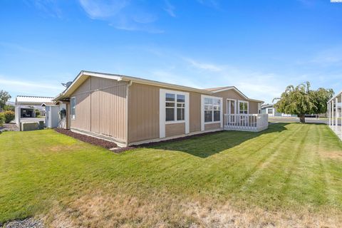 Photo of 312 S Columbia Center Blvd. #89 Blvd, Kennewick, WA 99336 (MLS # 286717)