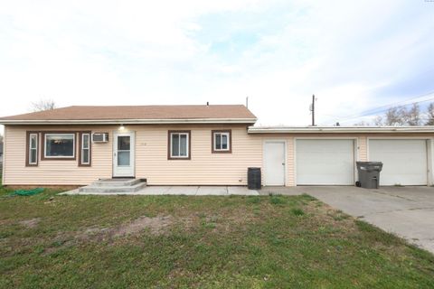 Photo of 1312 S Hawthorne Street, Kennewick, WA 99337 (MLS # 291476)