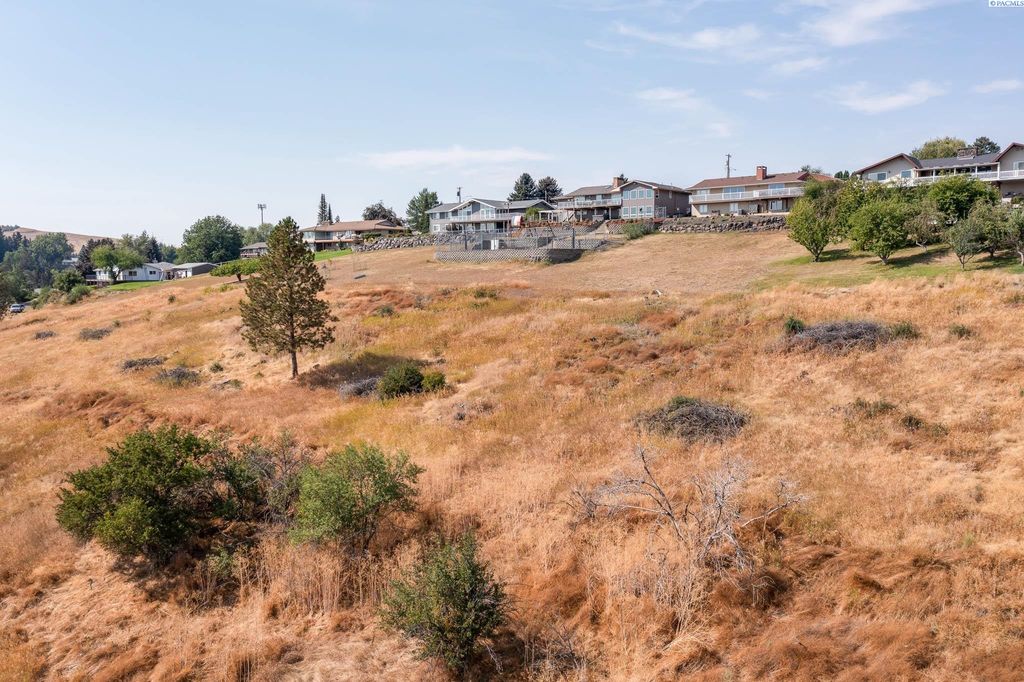 Photo of TBD Cherry St, Colfax, WA 99111 (MLS # 290369)