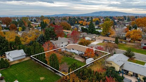 Photo of 1748 Duluth St, Richland, WA 99354 (MLS # 288689)