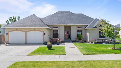 Photo of 4810 Mojave Dr, Pasco, WA 99301 (MLS # 293721)