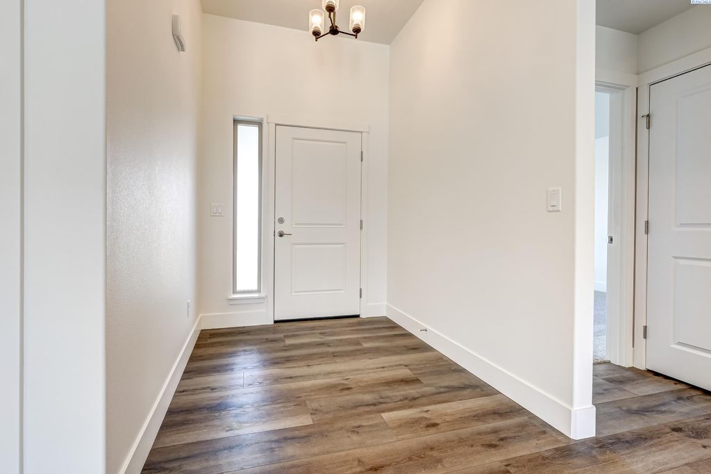 Photo of 1609 Willow Way, Benton City, WA 99320 (MLS # 292579)