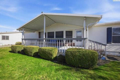 Photo of 312 S Columbia Center Blvd #79, Kennewick, WA 99336 (MLS # 290956)