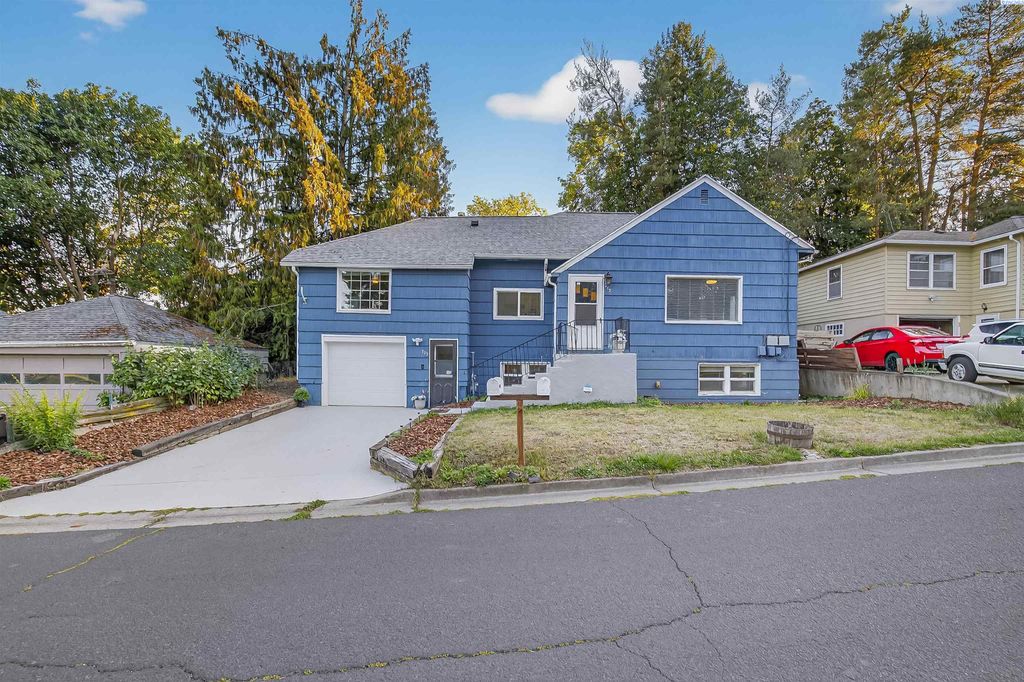 Photo of 315 SW Walnut St, Pullman, WA 99163 (MLS # 287645)