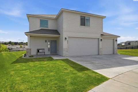 Photo of 6037 W 32nd Ave, Kennewick, WA 99338 (MLS # 294545)
